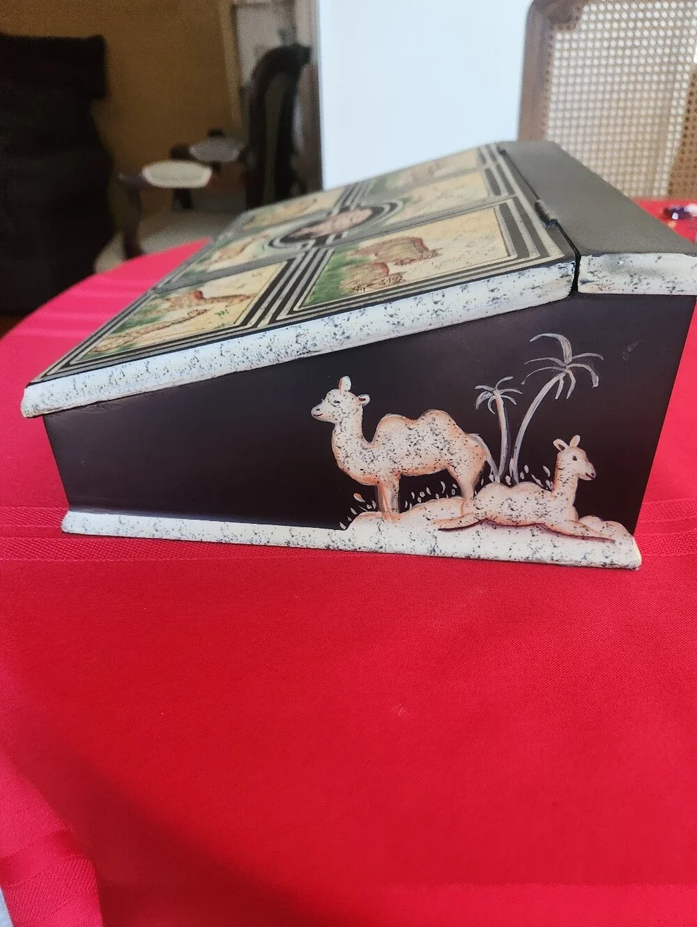 Vintage Hand-Painted Safari Animal Lacquer Large Jewelry/Trinket Box